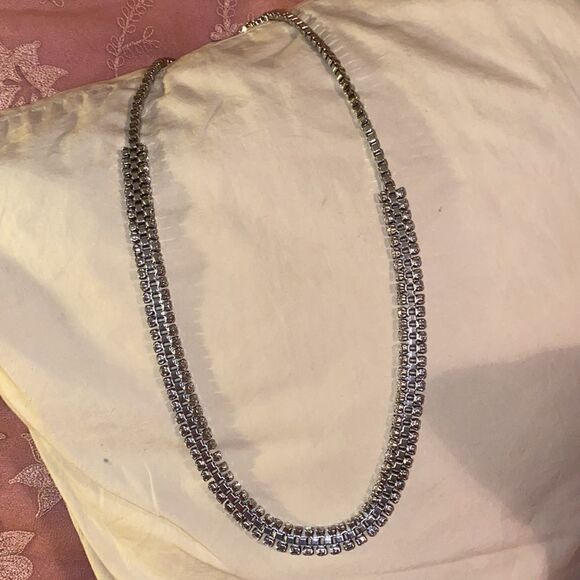 Ann Taylor Chain Link Necklace with Crystals! - Picture 2 of 13